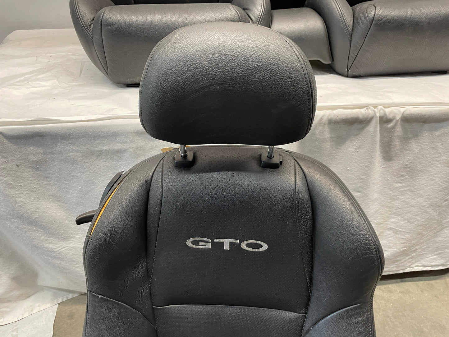 2005 Pontiac GTO Seats Fronts and Rears Black Leather OEM