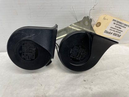 1999 Chevy C5 Corvette Front Dual Horn Assembly OEM - Day's Parts Yard