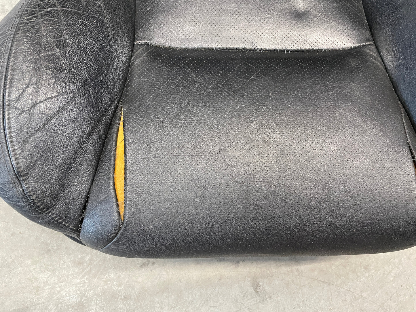 2005 Pontiac GTO Seats Fronts and Rears Black Leather OEM