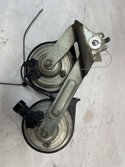 1999 Chevy C5 Corvette Front Dual Horn Assembly OEM - Day's Parts Yard