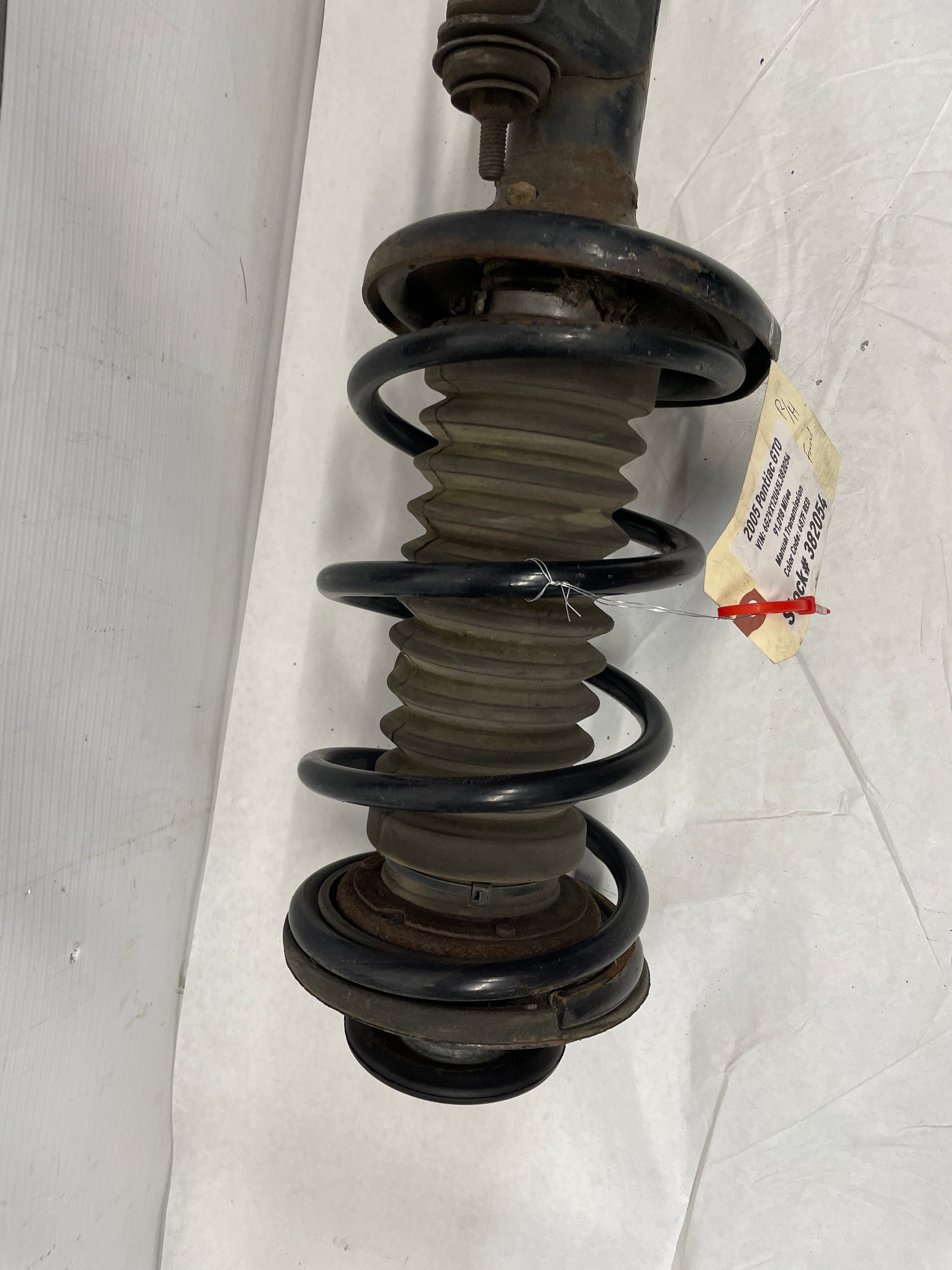 2005 Pontiac GTO RH Passenger Front Strut Assembly OEM - Day's Parts Yard