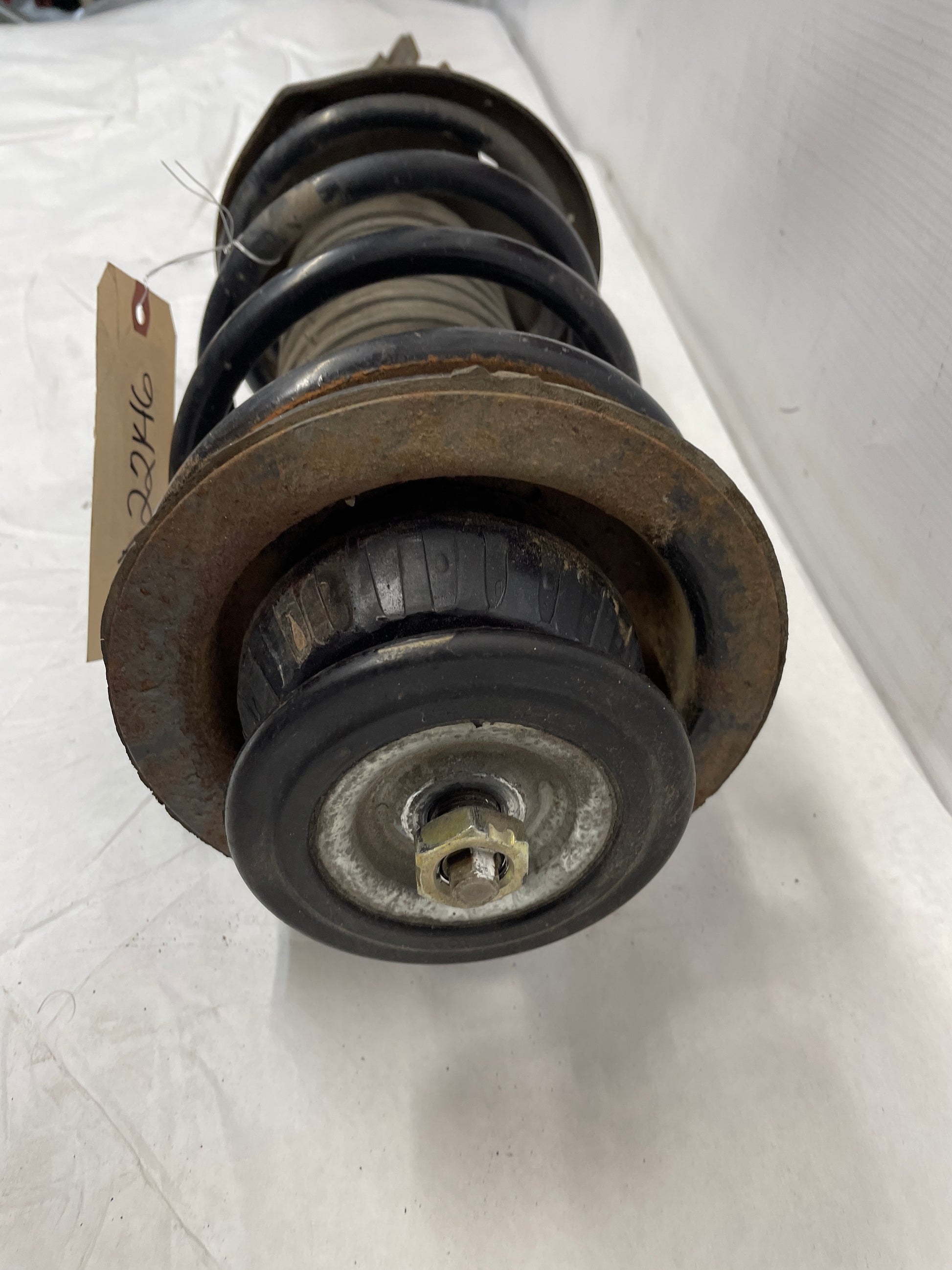 2005 Pontiac GTO LH Driver Front Strut Assembly OEM - Day's Parts Yard