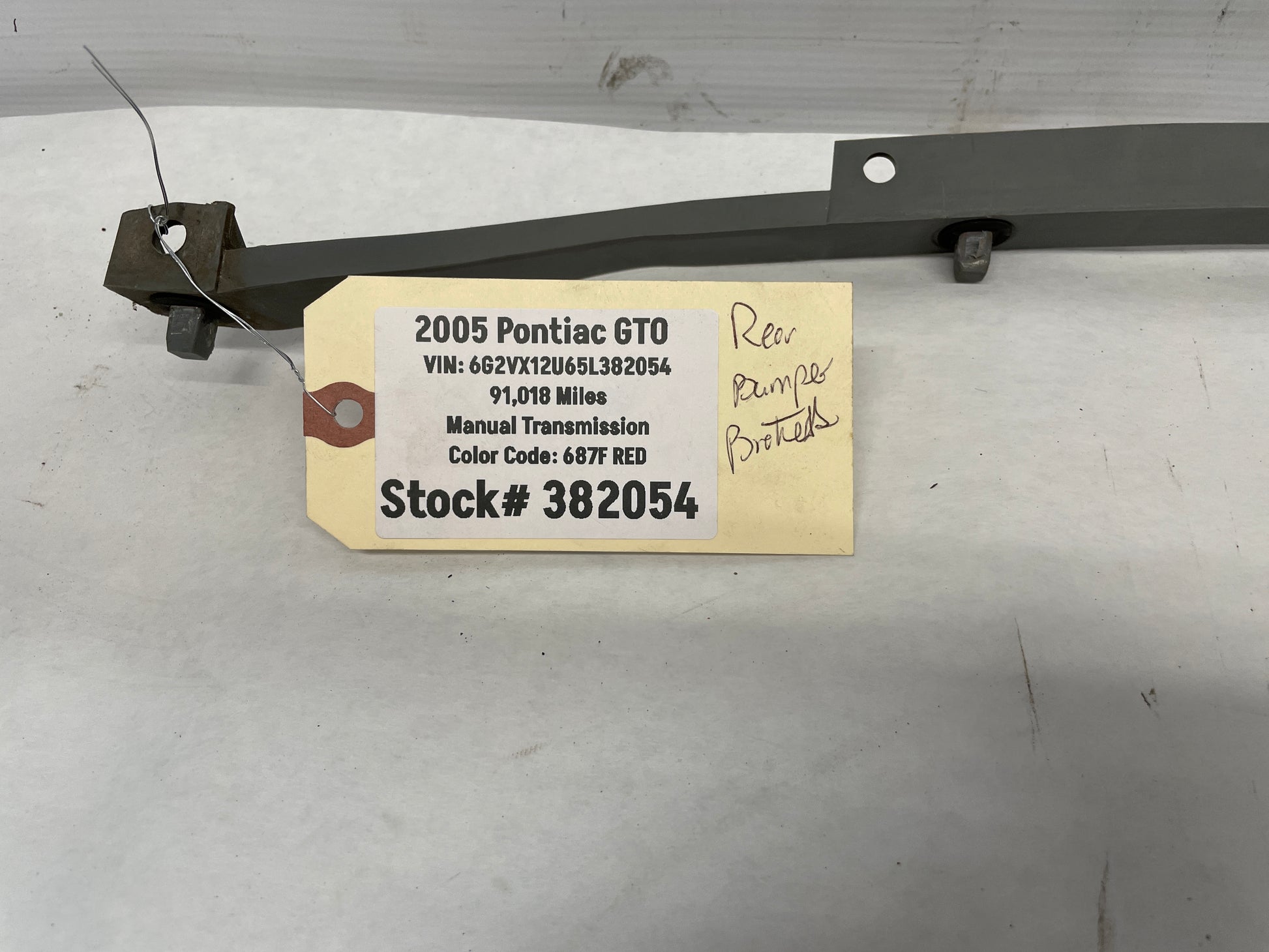 2005 Pontiac GTO Rear Bumper Brackets Guides Set 3 pc OEM - Day's Parts Yard