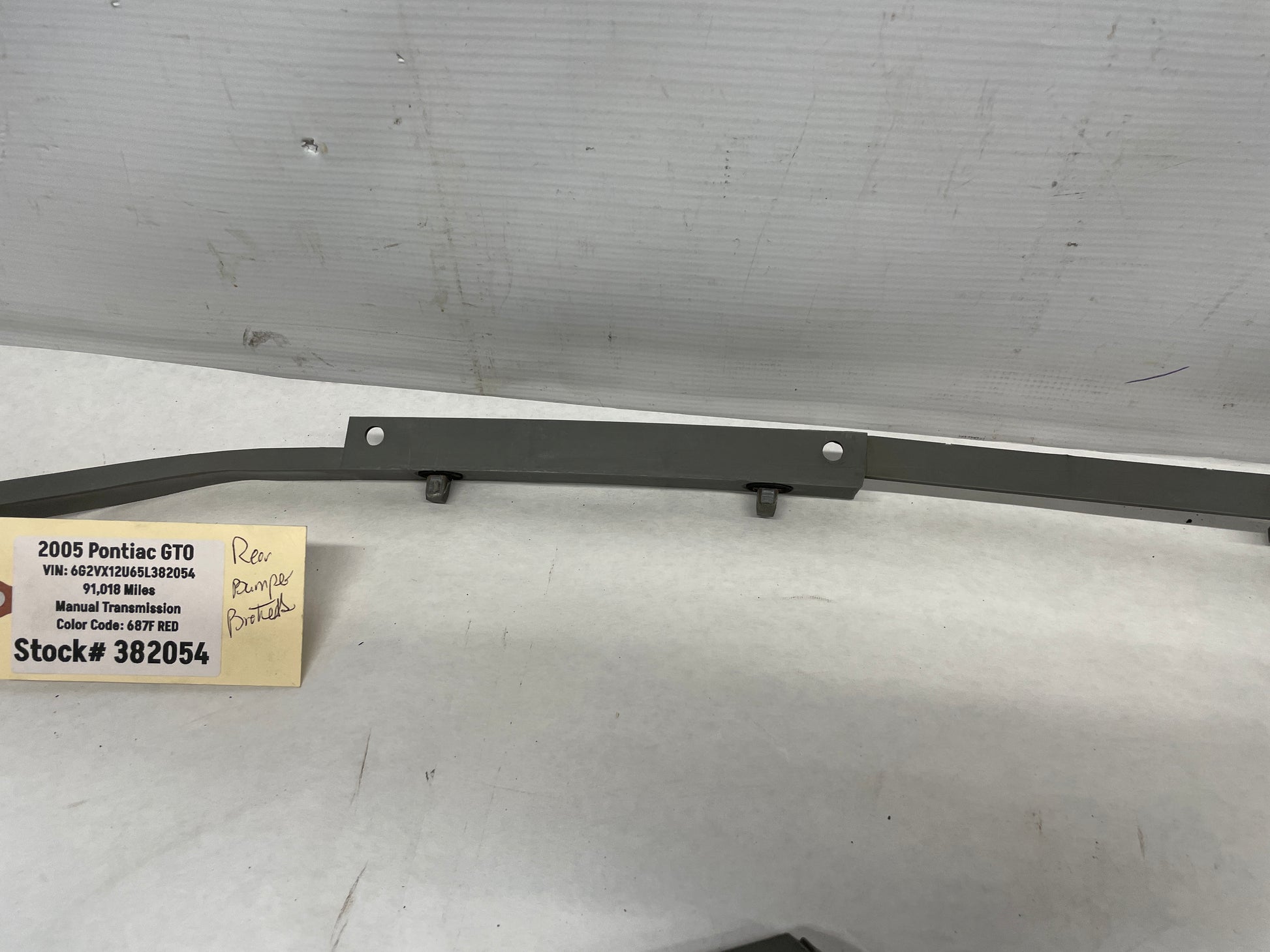 2005 Pontiac GTO Rear Bumper Brackets Guides Set 3 pc OEM - Day's Parts Yard