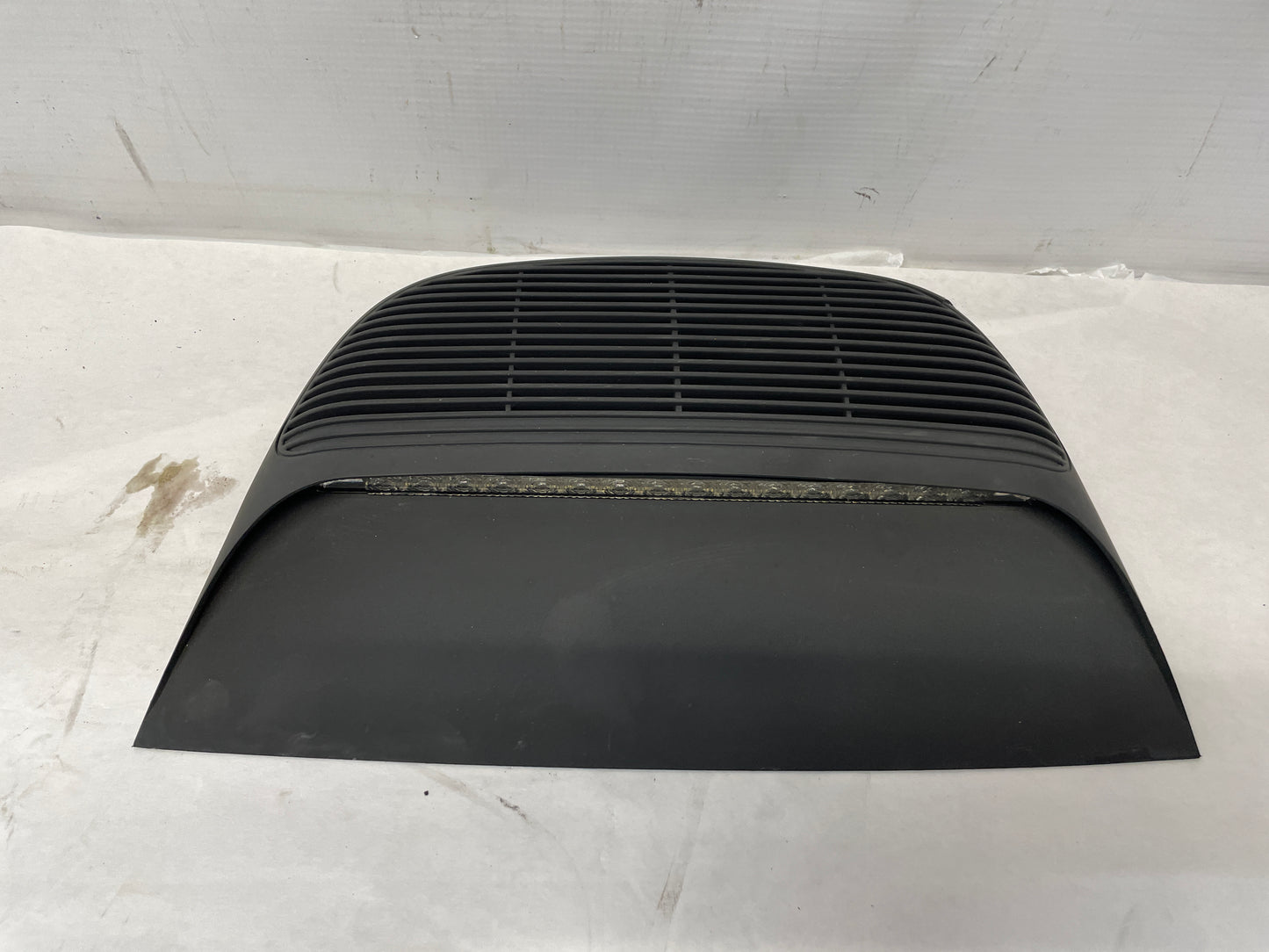 2005 Pontiac GTO 3rd Third Brake Taillight Light Lamp High Mount OEM
