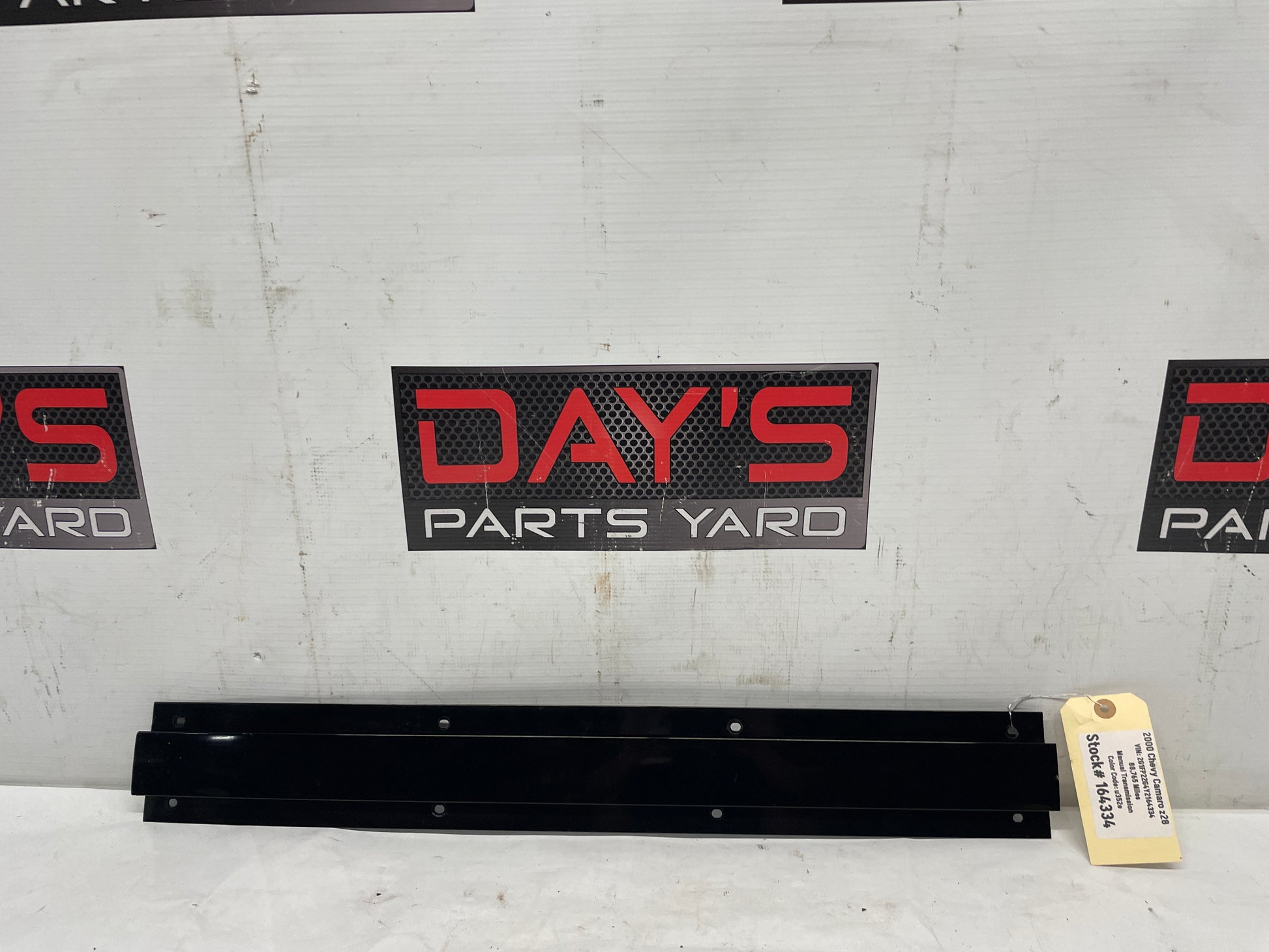 2000 Chevy Camaro Z28 T-Top Center Roof Divider Trim Molding OEM - Day's Parts Yard