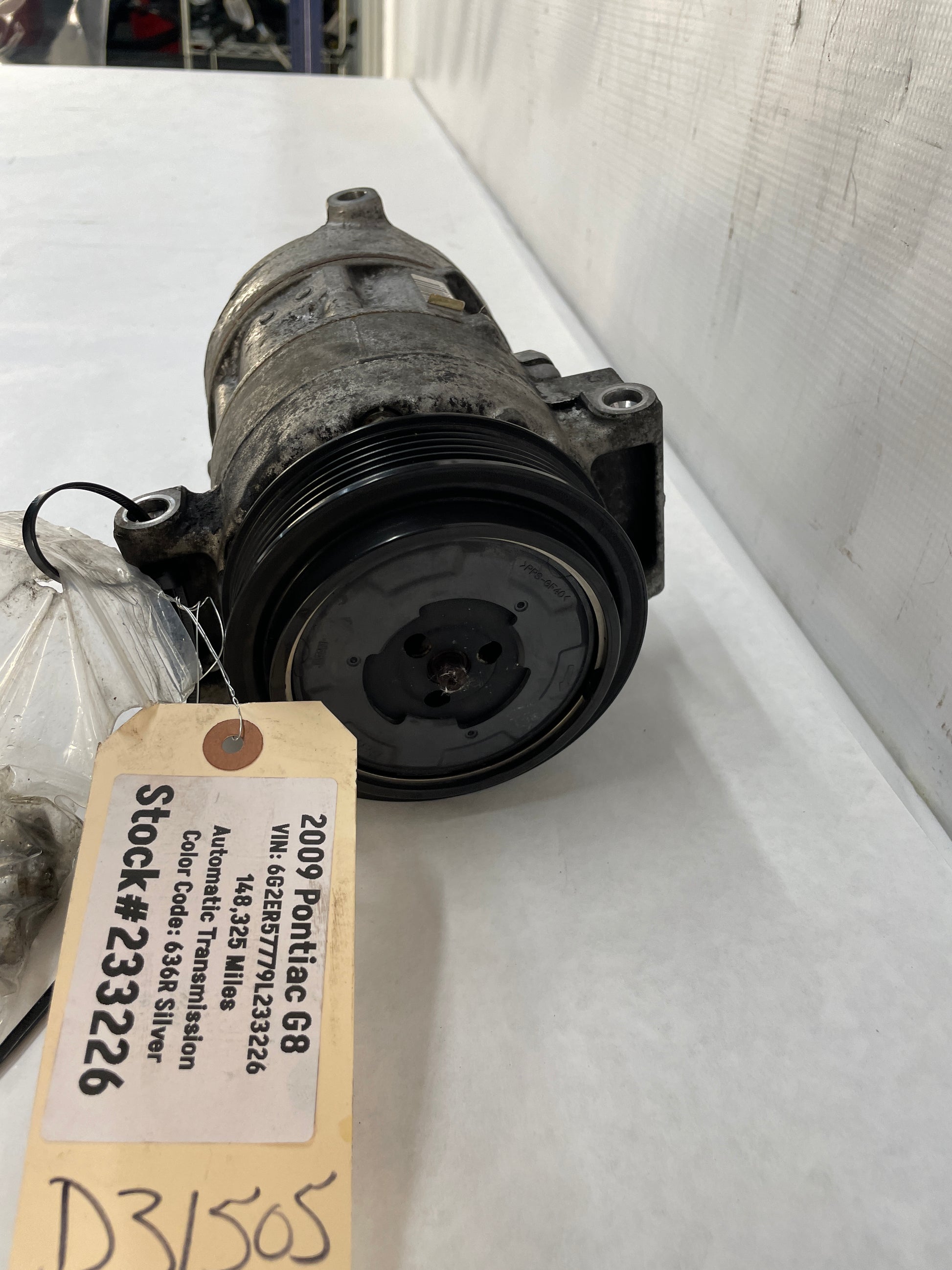 2009 Pontiac G8  AC A/C Air Conditioner Compressor OEM - Day's Parts Yard