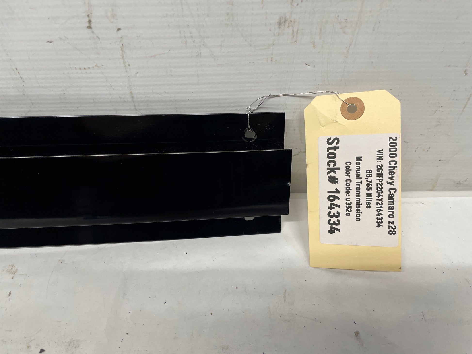 2000 Chevy Camaro Z28 T-Top Center Roof Divider Trim Molding OEM - Day's Parts Yard