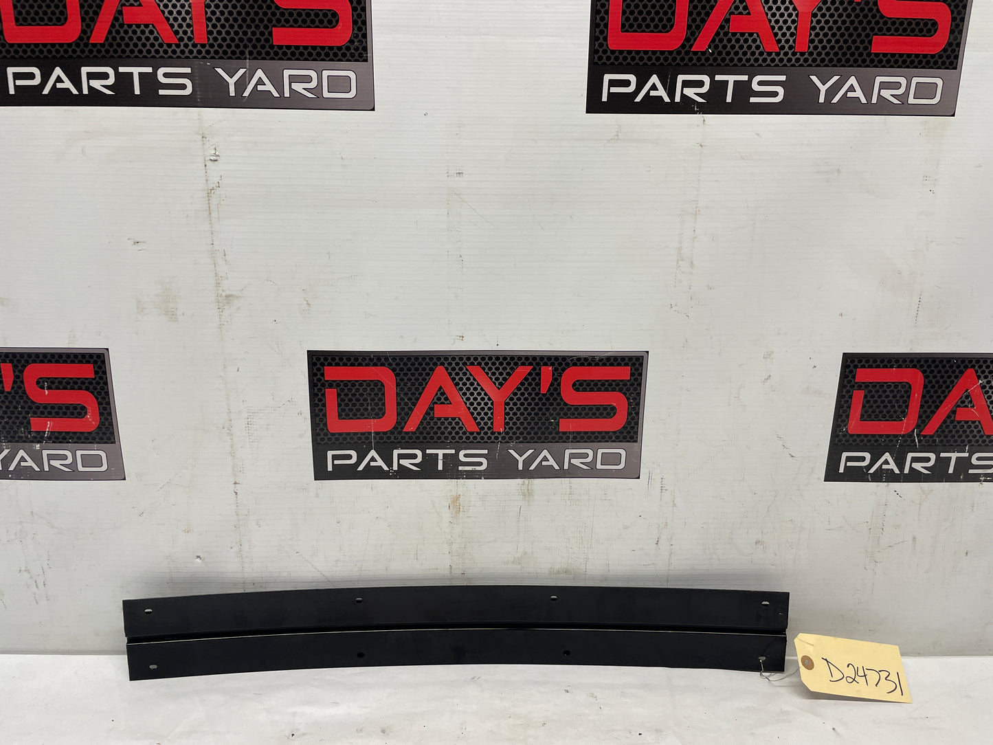 2000 Chevy Camaro Z28 T-Top Center Roof Divider Trim Molding OEM - Day's Parts Yard