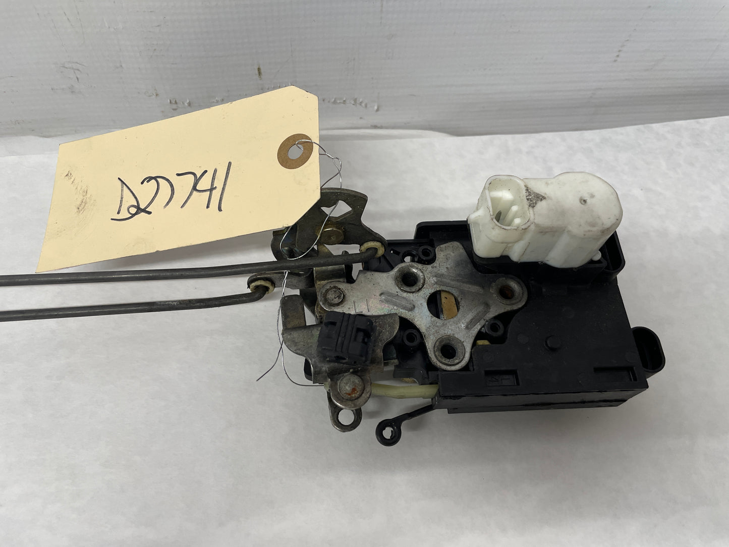 1999 Chevy C5 Corvette LH Driver Front Door Lock Actuator OEM - Day's Parts Yard
