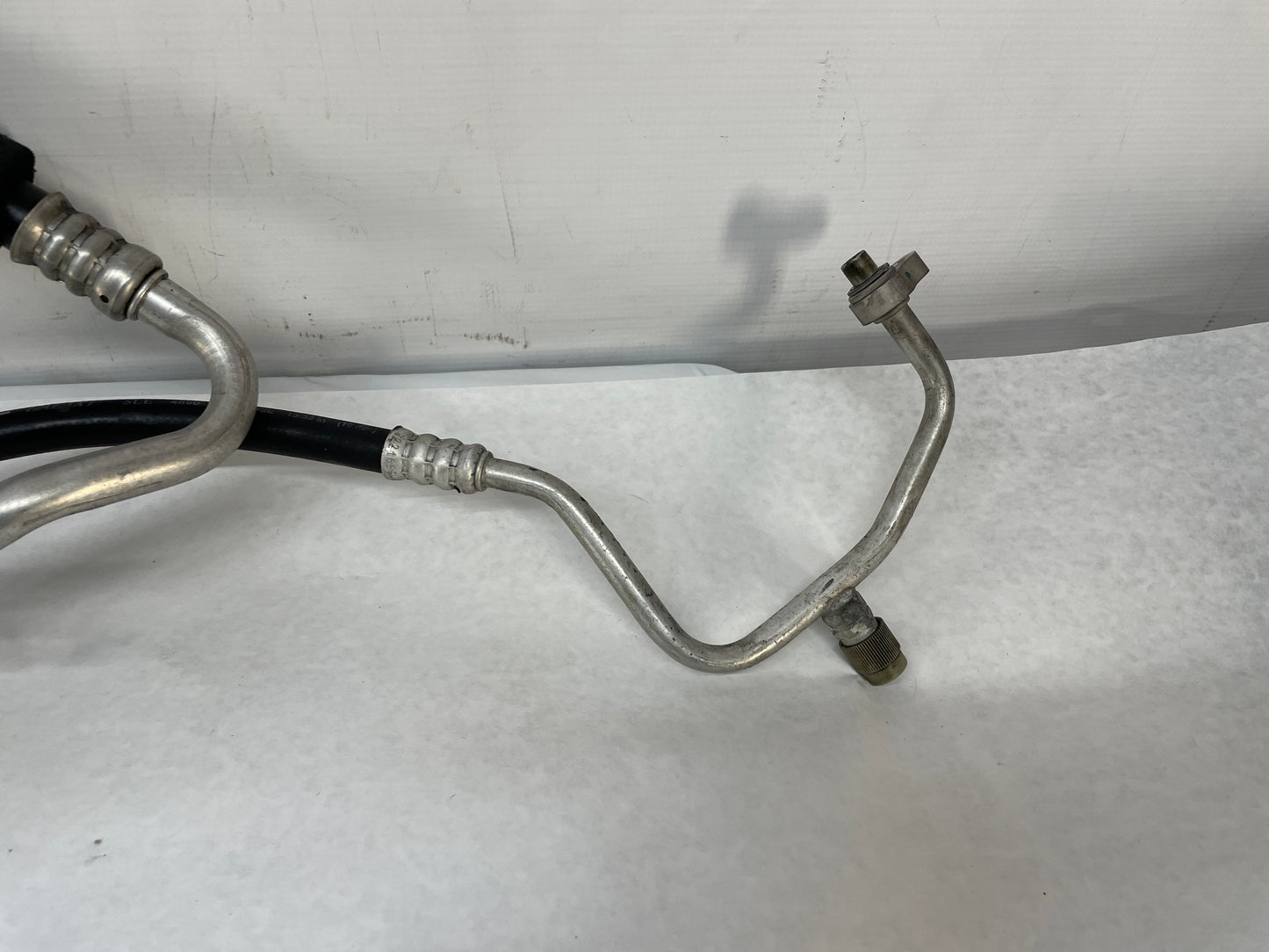 2009 Pontiac G8 AC Air Conditioner Compressor Manifold Line Hose Tube OEM - Day's Parts Yard