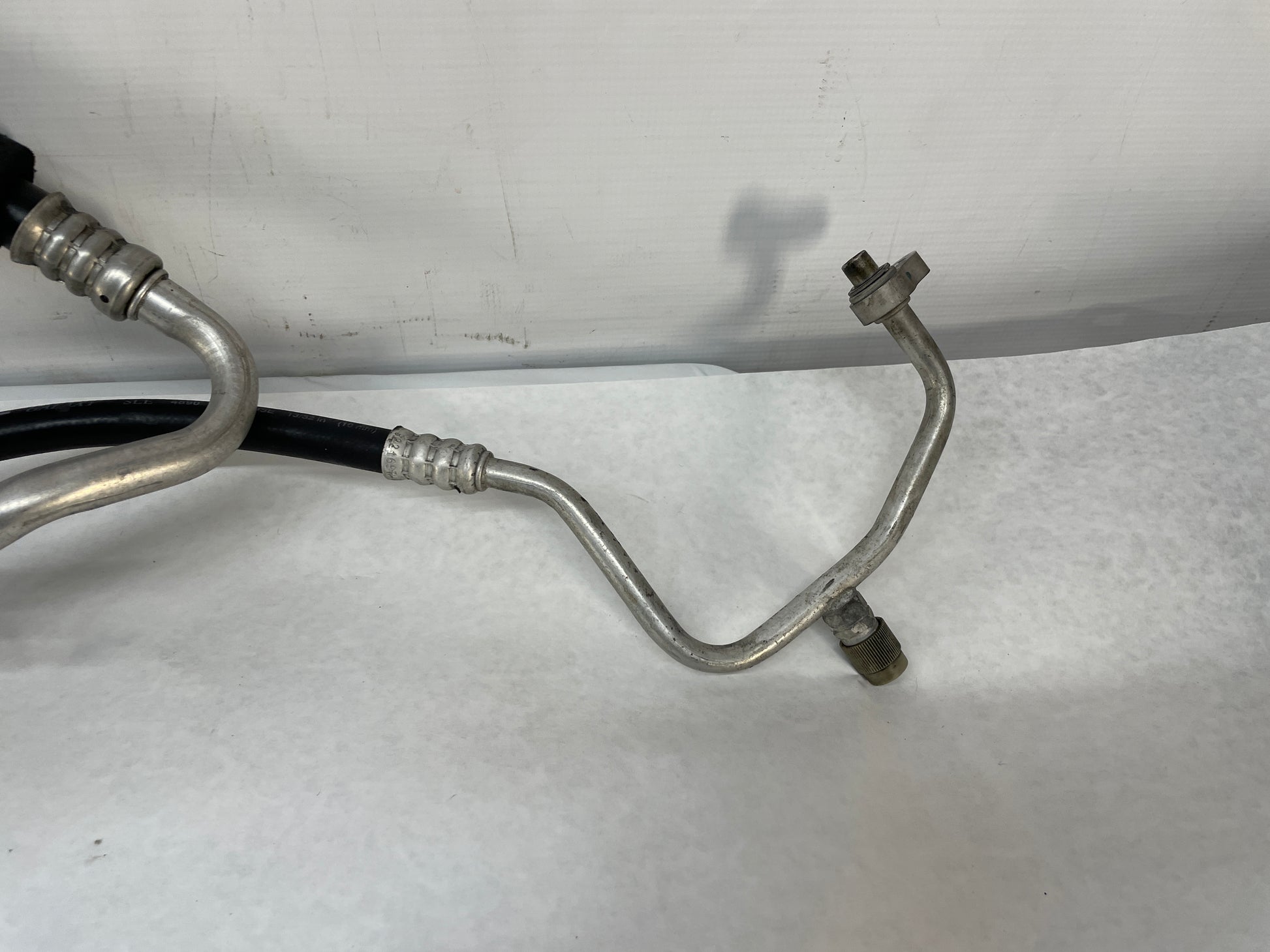 2009 Pontiac G8 AC Air Conditioner Compressor Manifold Line Hose Tube OEM - Day's Parts Yard