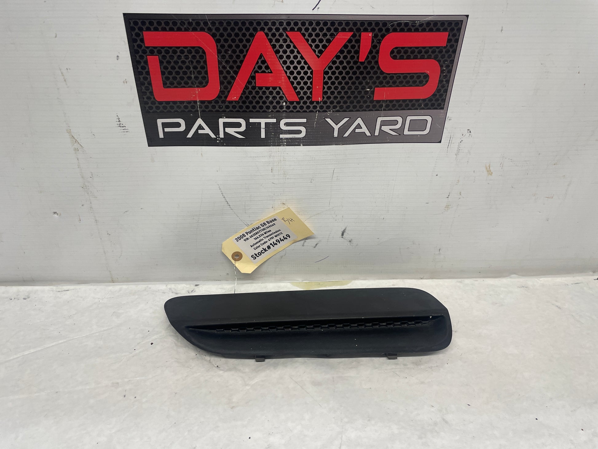 2008 Pontiac G8 Base  RH Passenger Hood Vent Scoop OEM - Day's Parts Yard
