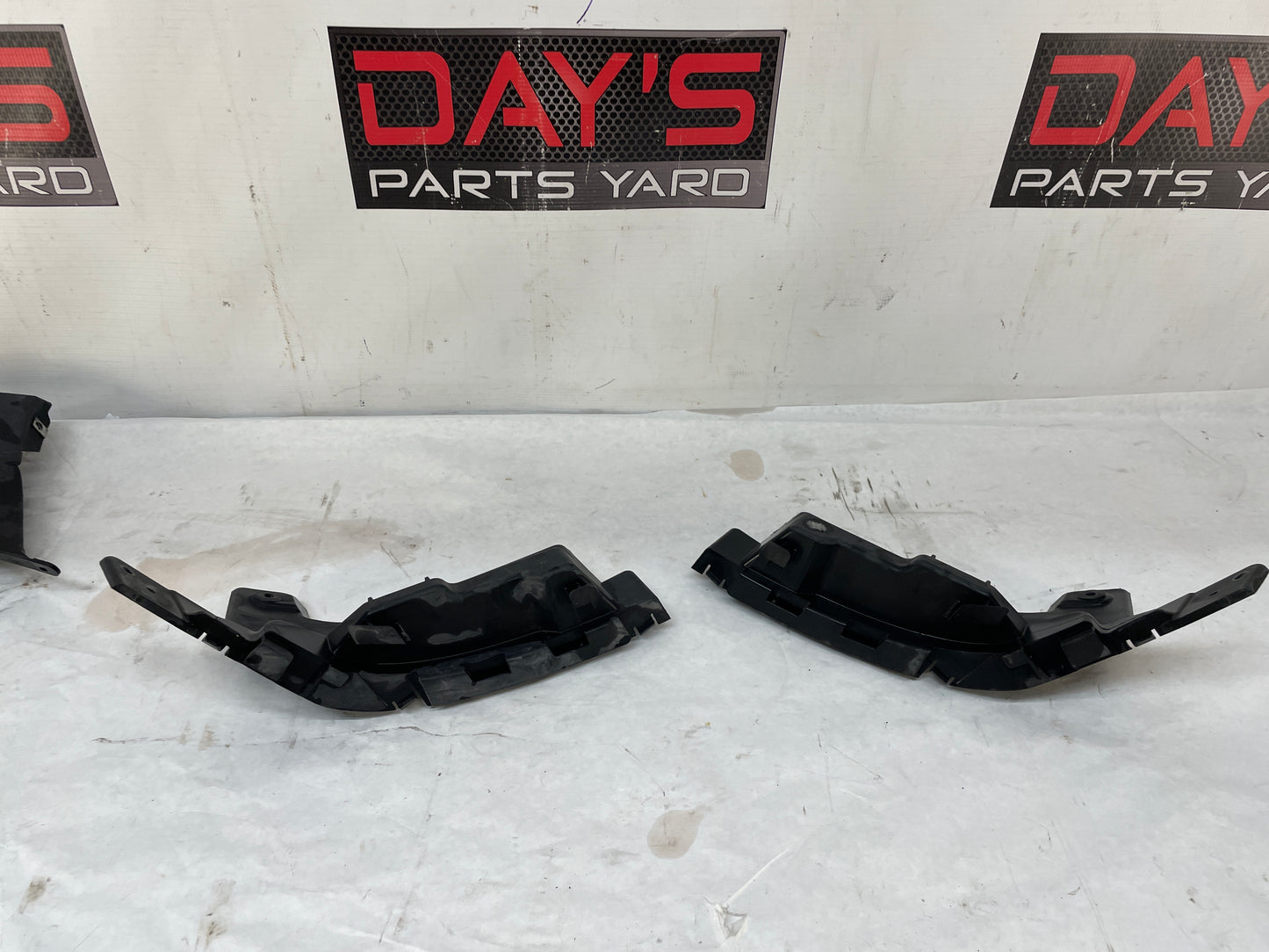 2013 Chevy Caprice PPV RH & LH Rear Bumper Guide Brackets Supports Mounts OEM