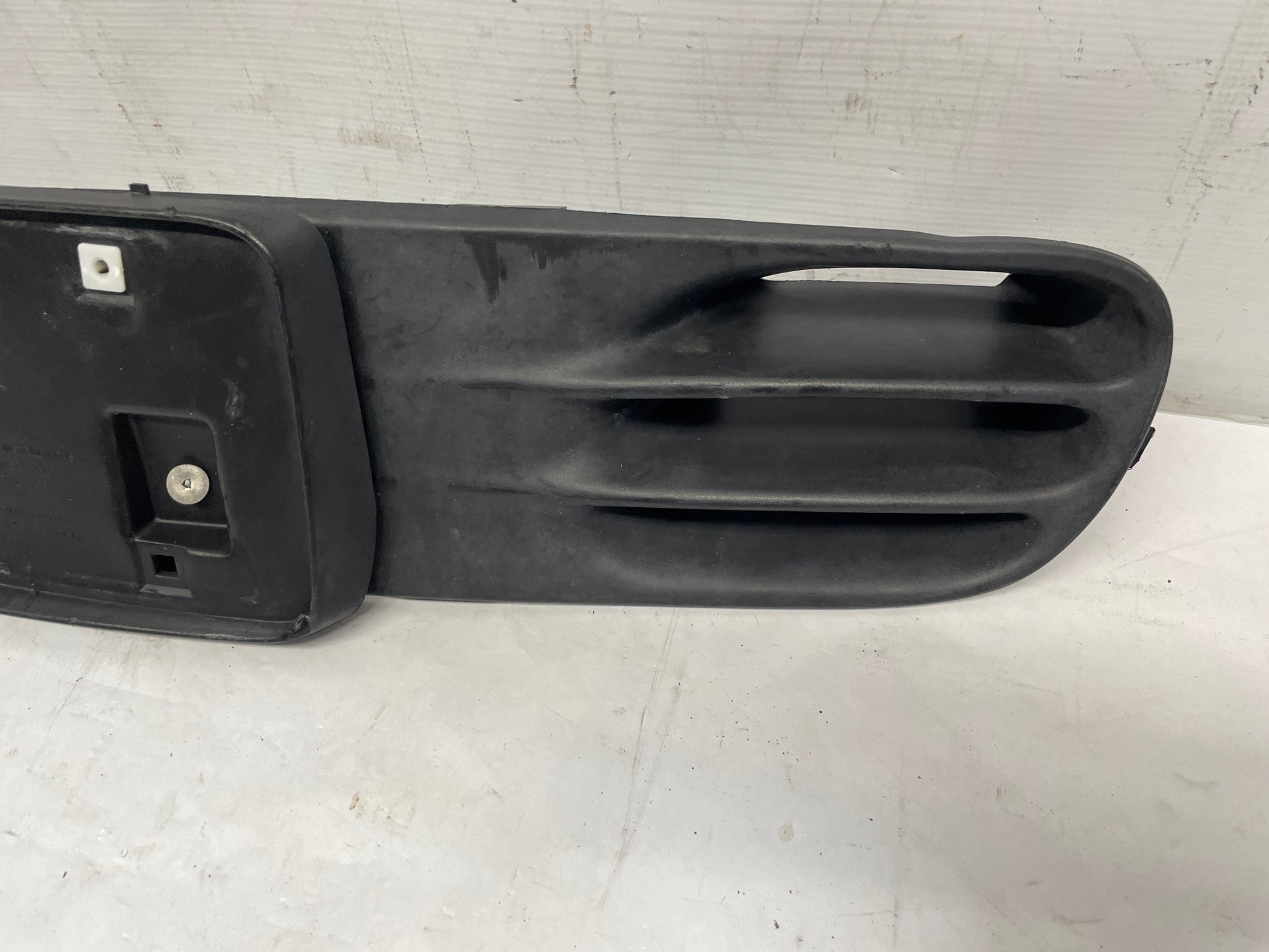 2000 Chevy Camaro Z28 Front Bumper Grille Insert w/ License Plate Bracket OEM - Day's Parts Yard