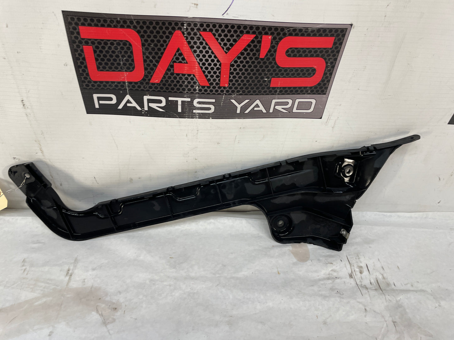 2013 Chevy Caprice PPV RH & LH Rear Bumper Guide Brackets Supports Mounts OEM