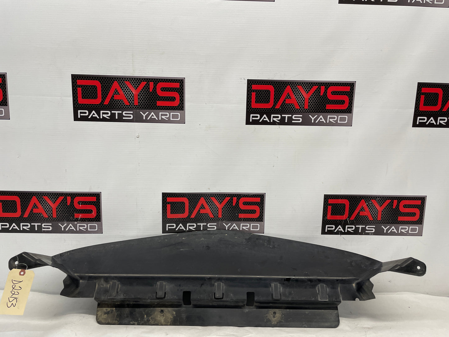 2005 Pontiac GTO Front Facial Radiator Air Inlet Lower Duct OEM - Day's Parts Yard