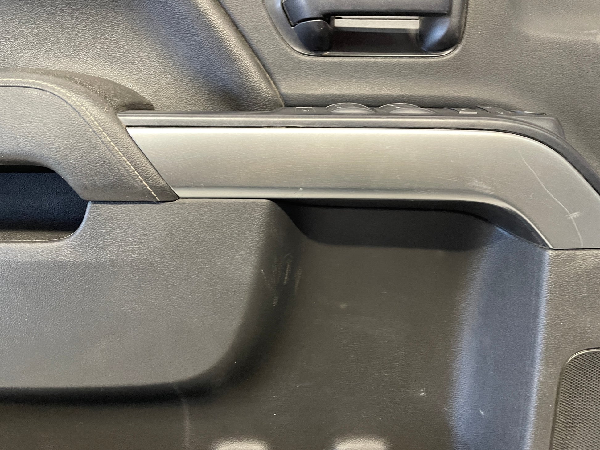 2015 Chevy Silverado K1500 LH Driver Front Interior Door Panel Trim OEM - Day's Parts Yard