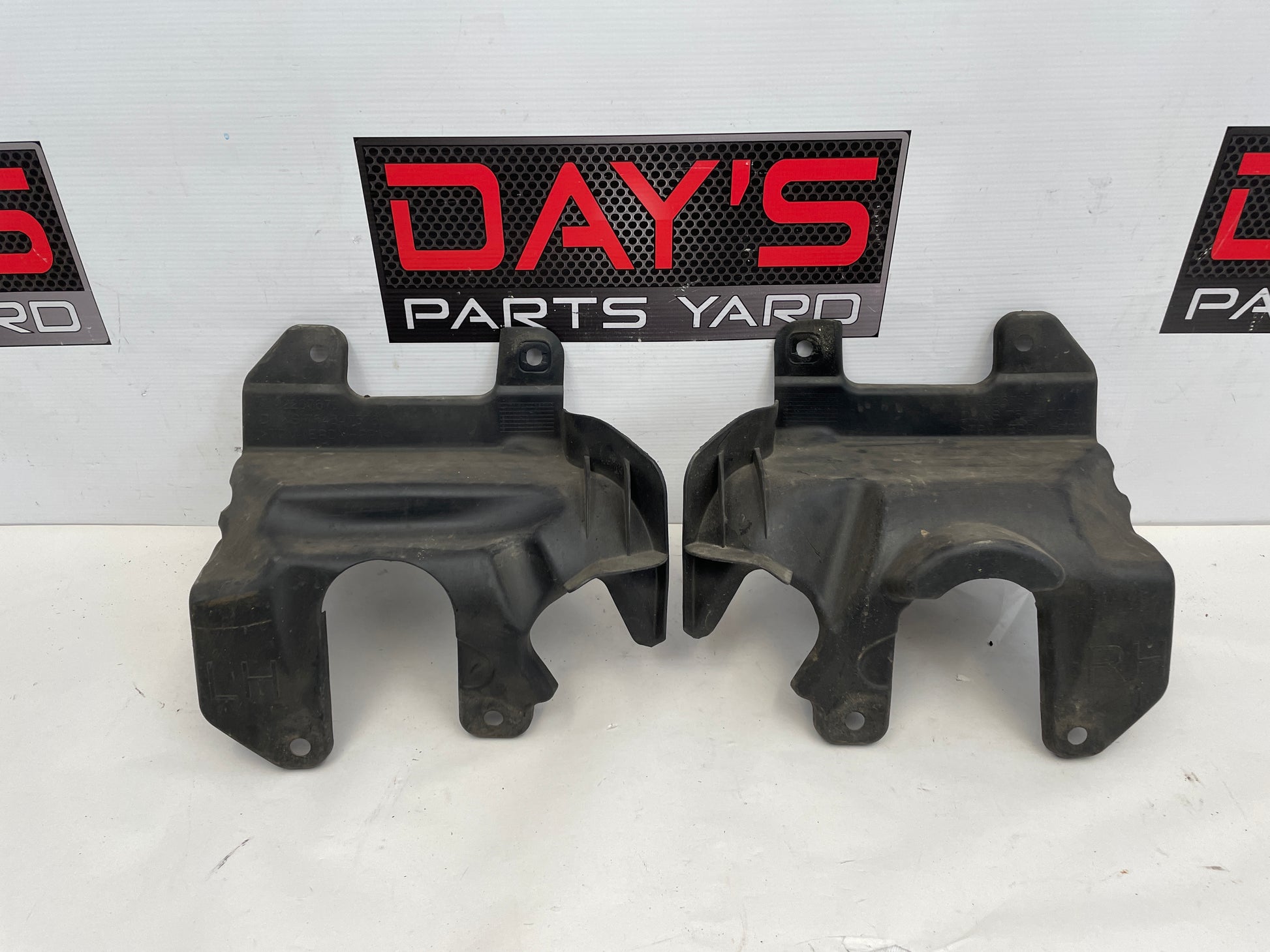 2014 Chevy SS Sedan RH & LH Rubber Splash Shield Covers OEM - Day's Parts Yard