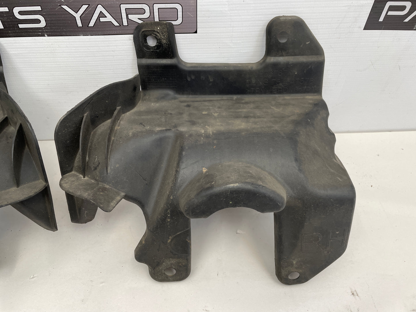 2014 Chevy SS Sedan RH & LH Rubber Splash Shield Covers OEM - Day's Parts Yard