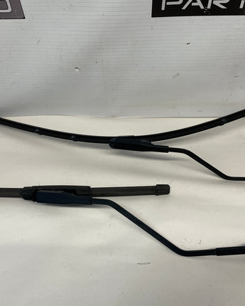 2017 Chevy SS Sedan RH & LH Windshield Wiper Arms Set OEM