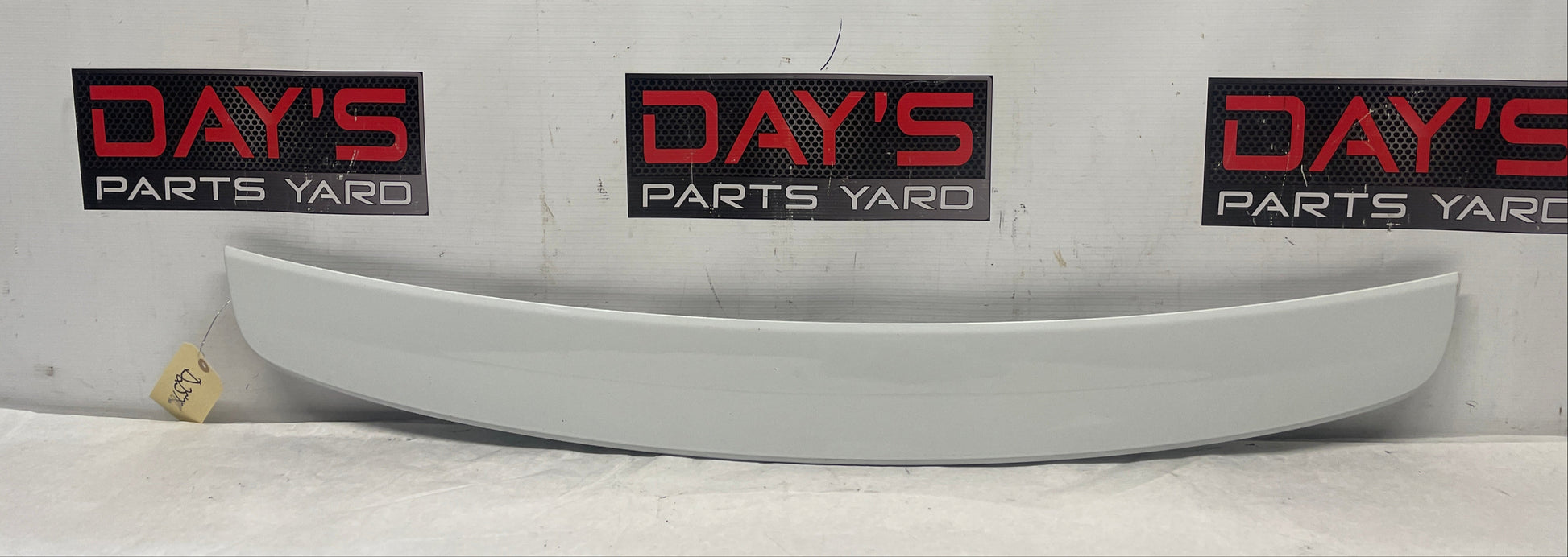 2008 Pontiac G8 Base Trunk Deck Lid Spoiler Wing OEM White - Day's Parts Yard