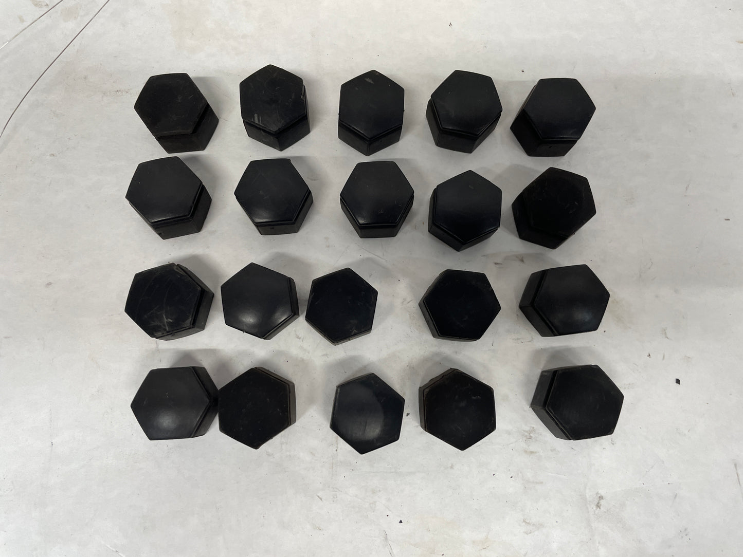 2009 Pontiac G8 GT Lug Nut Cover Set OEM