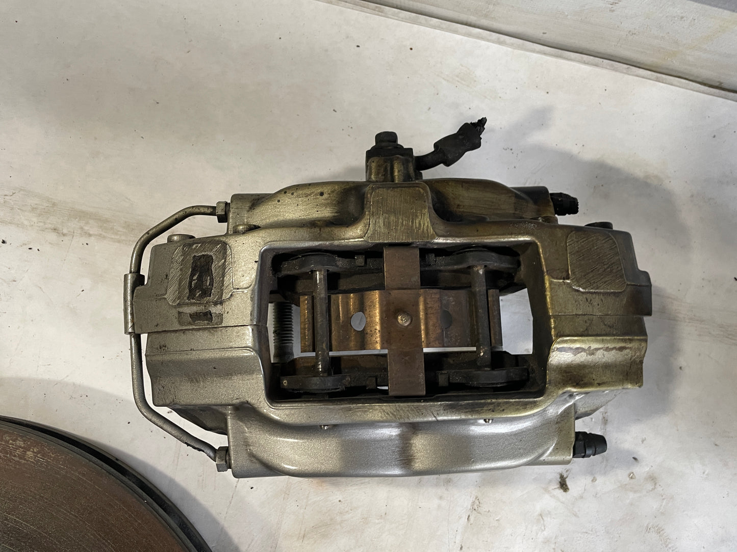 2022 Chevy Camaro ZL1 Rear Brembo Calipers and Rotors OEM - Day's Parts Yard