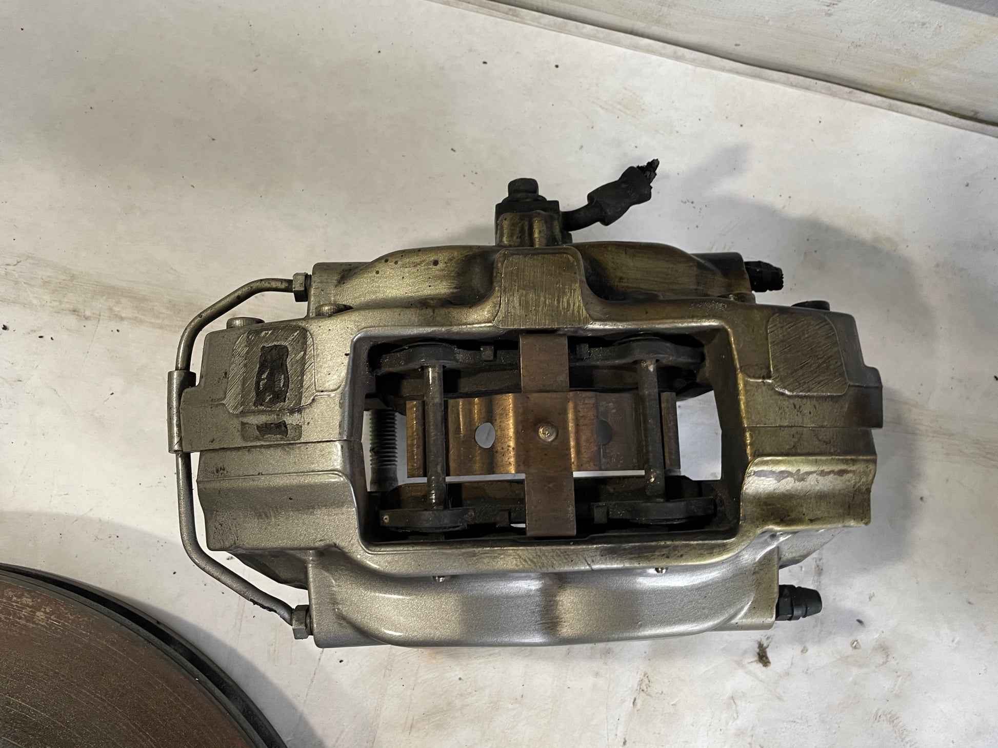 2022 Chevy Camaro ZL1 Rear Brembo Calipers and Rotors OEM - Day's Parts Yard