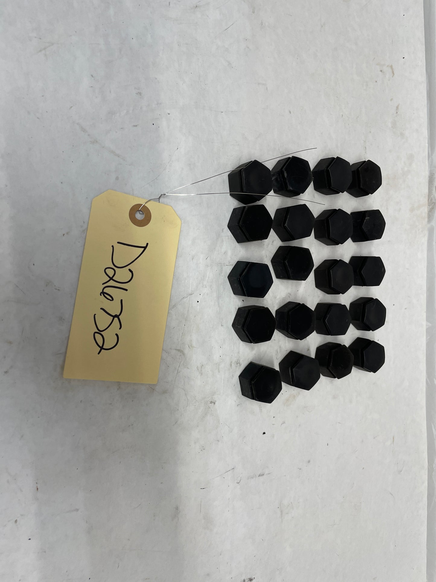 2009 Pontiac G8 GT Lug Nut Cover Set OEM
