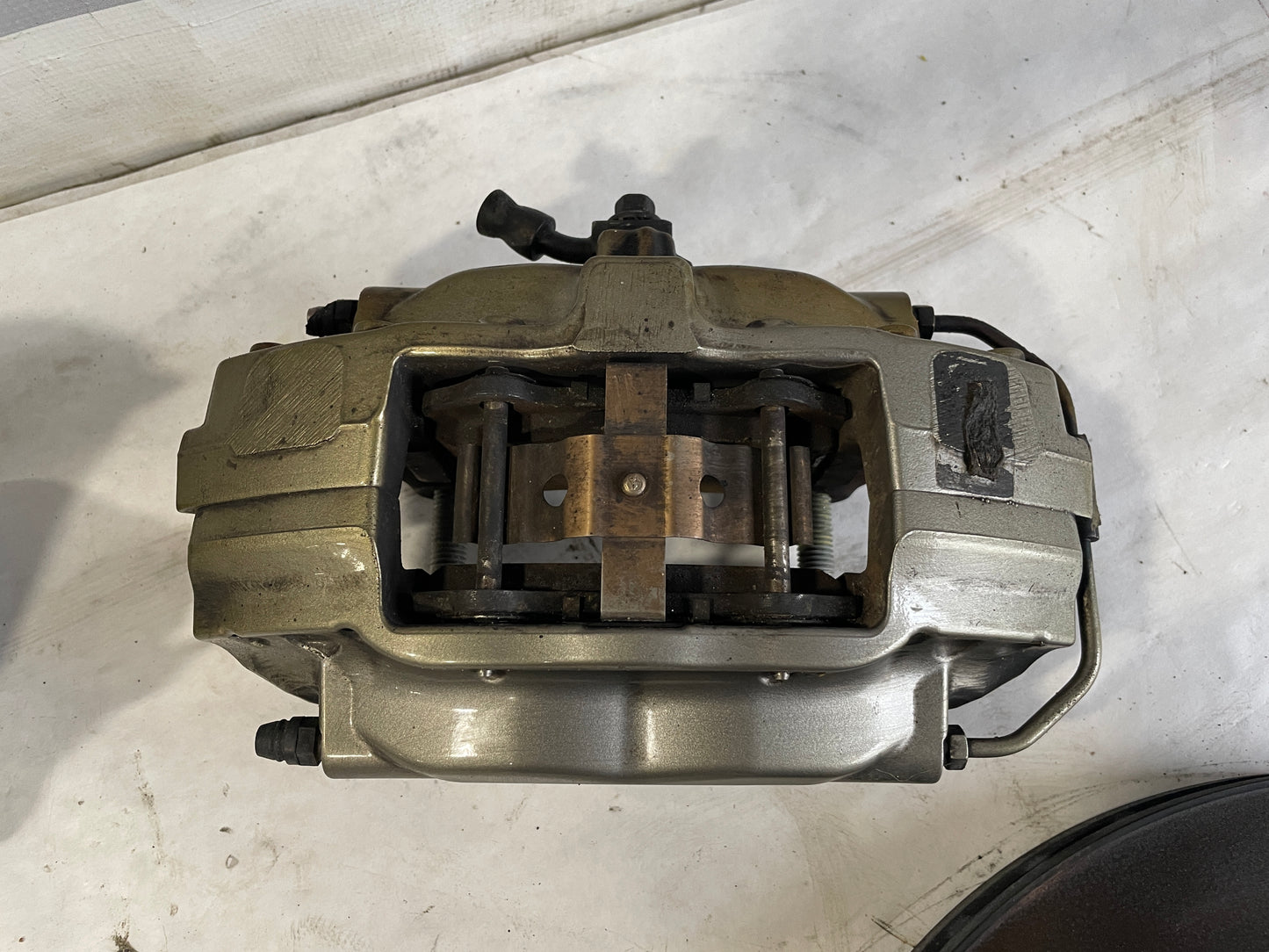 2022 Chevy Camaro ZL1 Rear Brembo Calipers and Rotors OEM - Day's Parts Yard