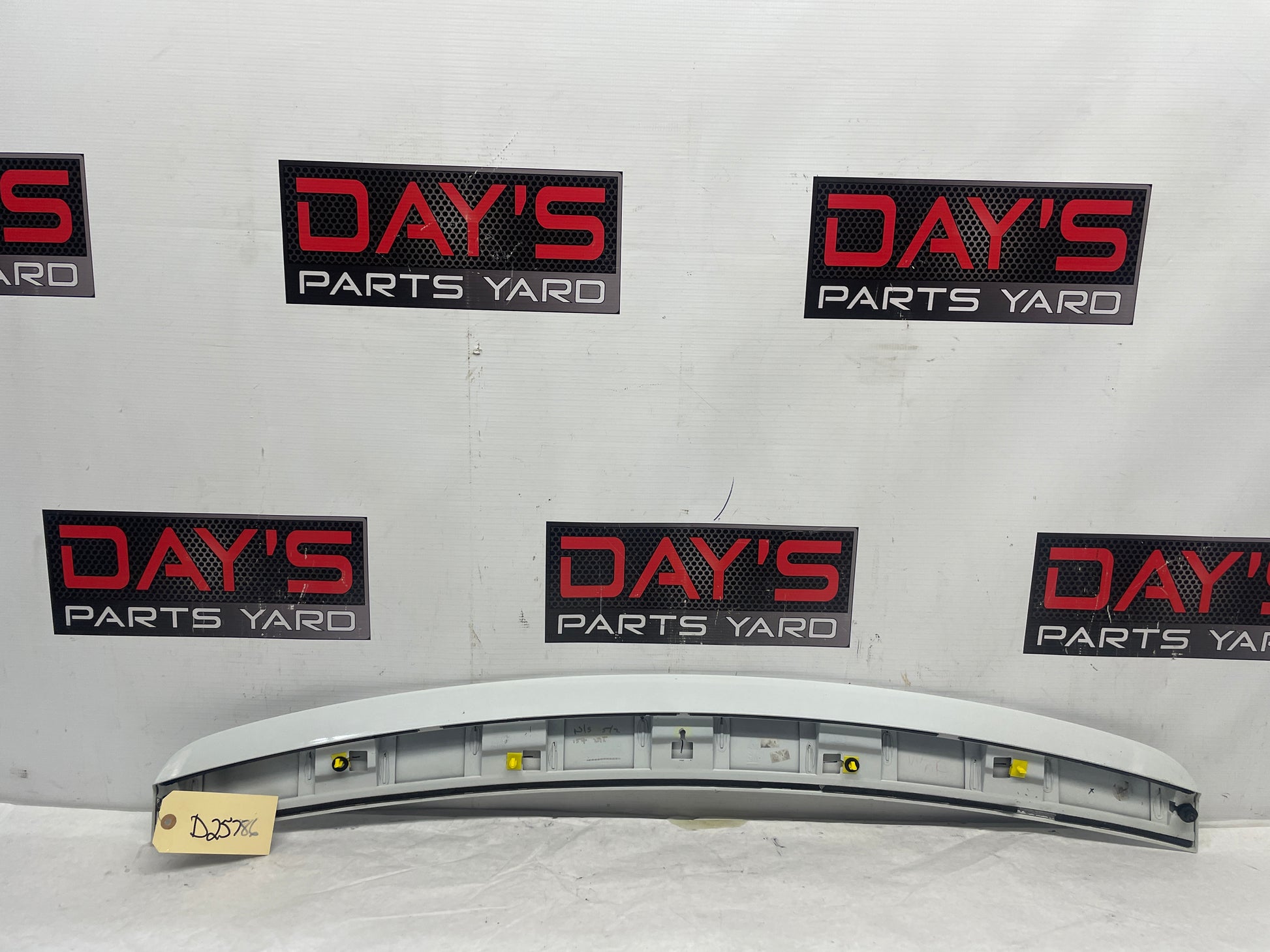 2008 Pontiac G8 Base Trunk Deck Lid Spoiler Wing OEM White - Day's Parts Yard