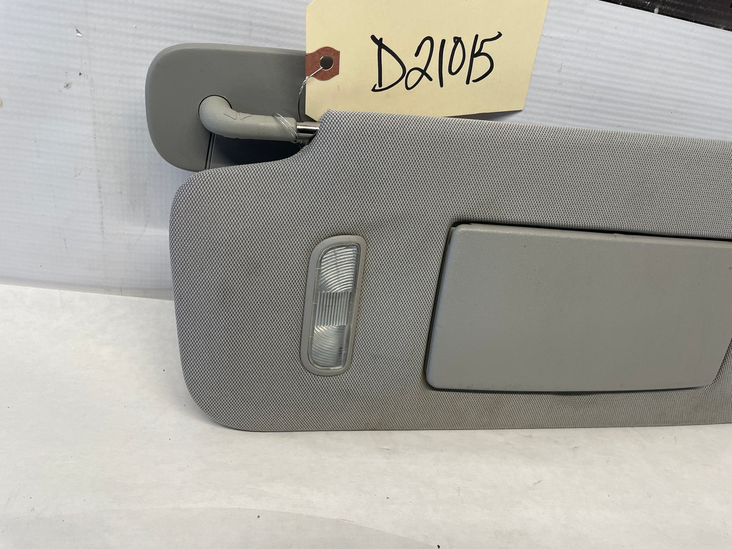 2015 Chevy Silverado K1500 LH Driver Sun Visor Sunvisor w/ Clip OEM - Day's Parts Yard