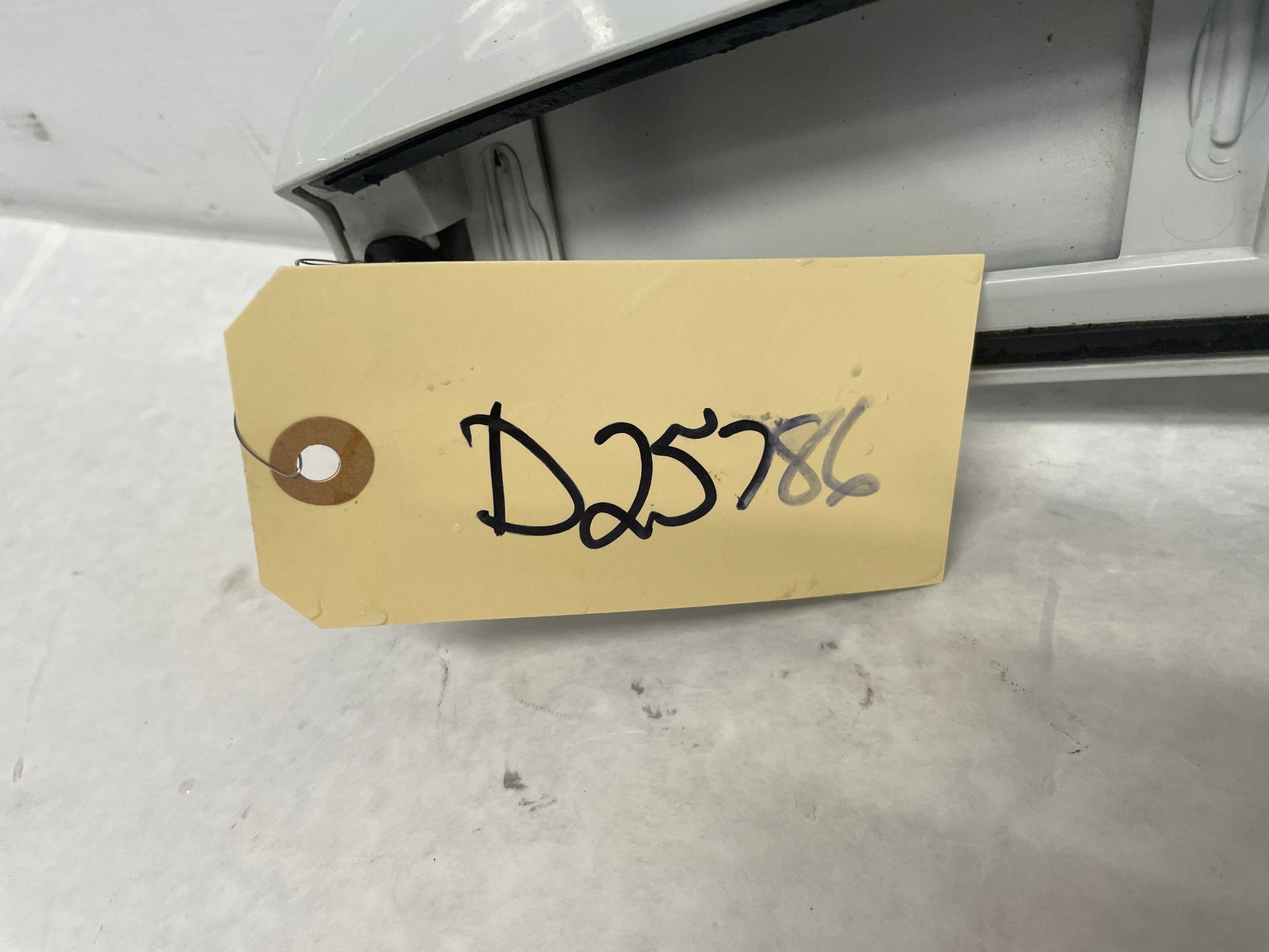 2008 Pontiac G8 Base Trunk Deck Lid Spoiler Wing OEM White - Day's Parts Yard