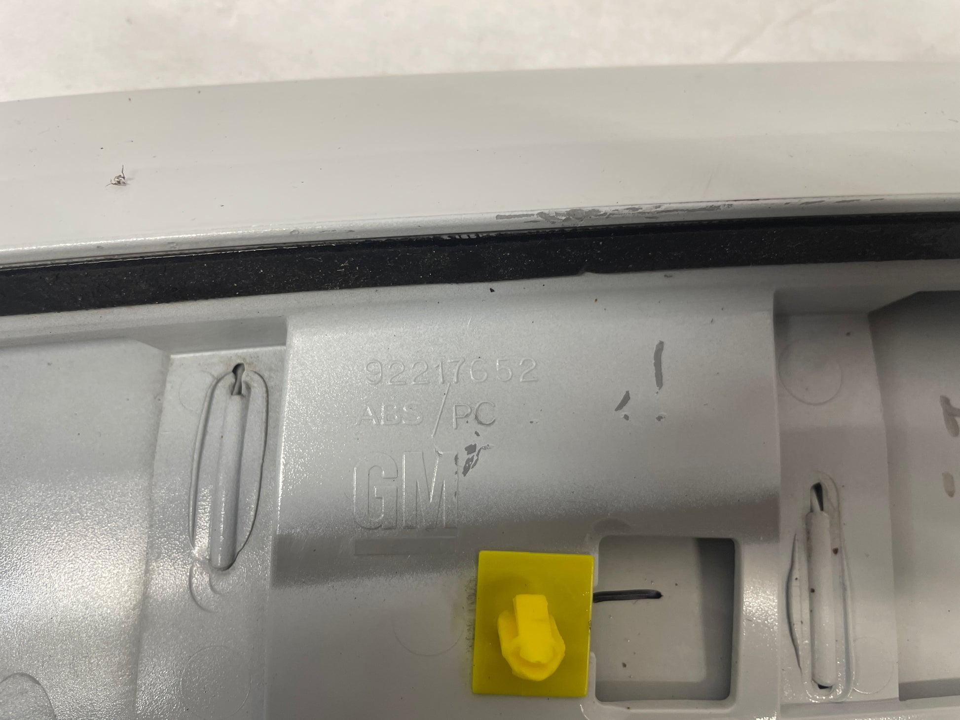 2008 Pontiac G8 Base Trunk Deck Lid Spoiler Wing OEM White - Day's Parts Yard