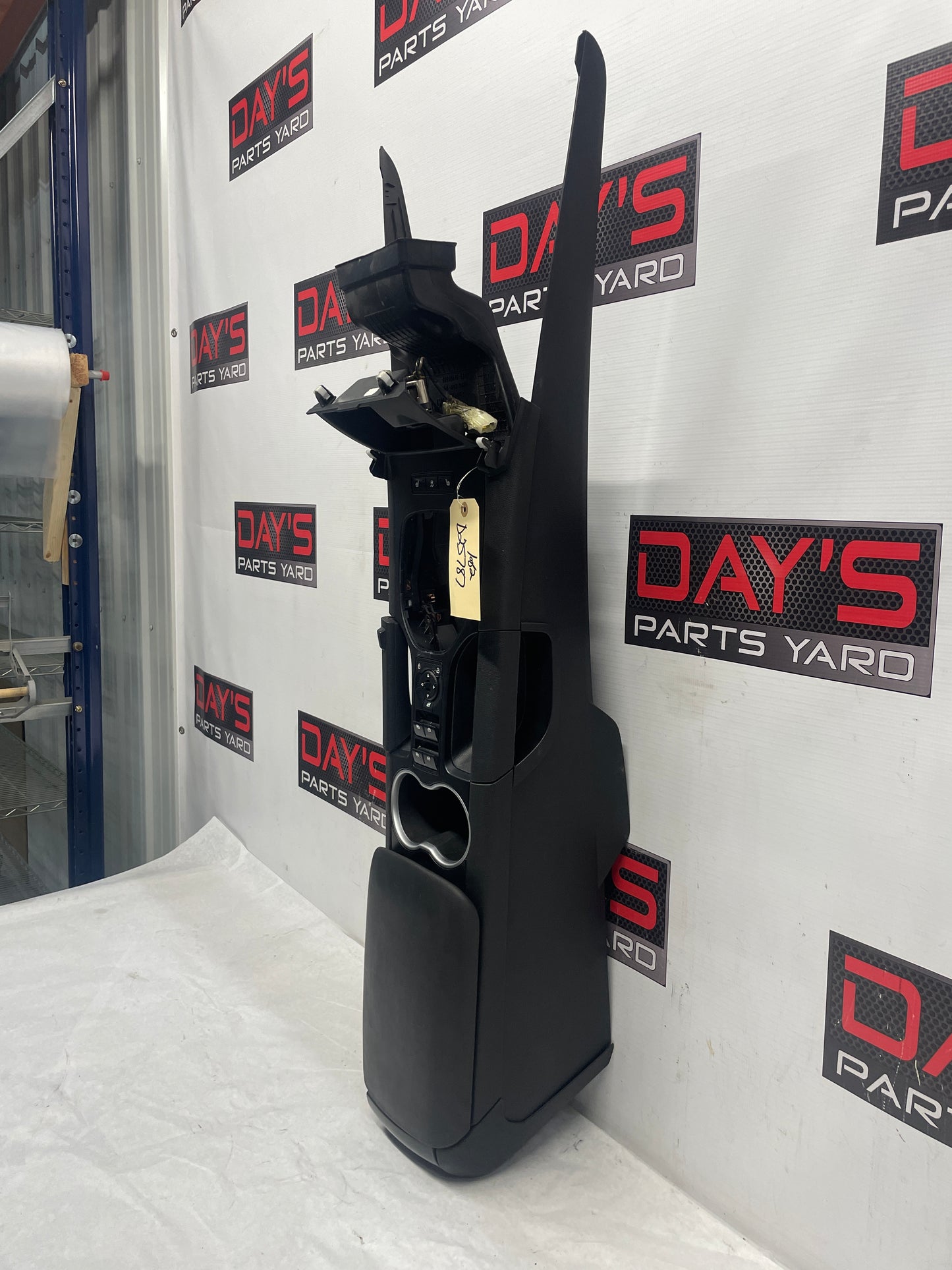 2008 Pontiac G8 Center Console Armrest w/ Shifter OEM - Day's Parts Yard