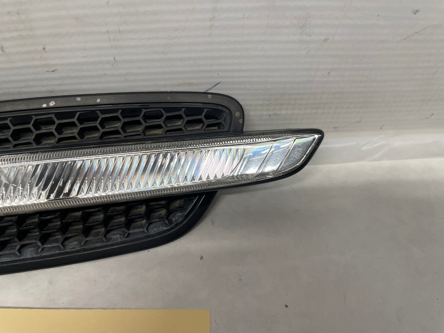 2009 Pontiac G8 RH Passenger Fender Marker Light Repeater Lamp Grill OEM
