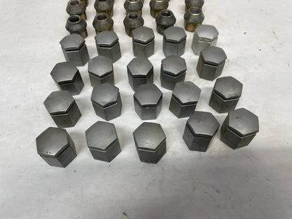 2006 Pontiac GTO Lug Nuts and Covers OEM