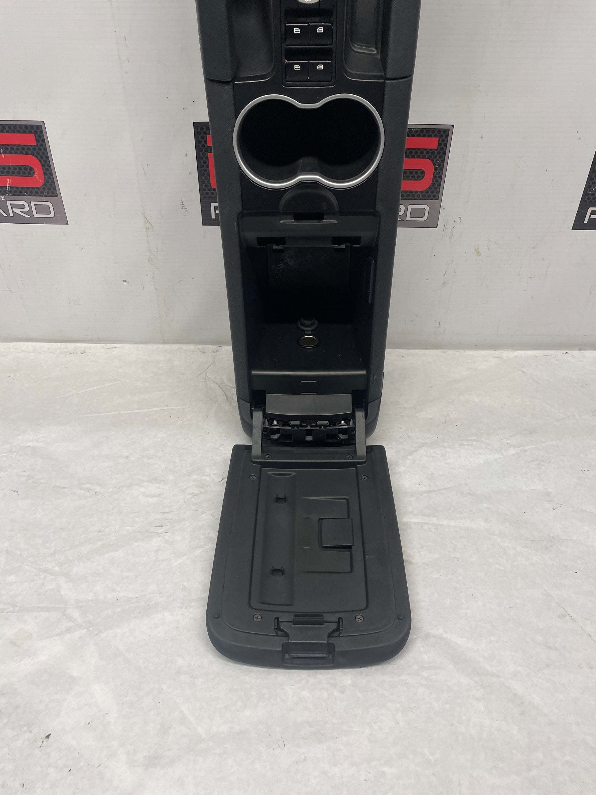 2008 Pontiac G8 Center Console Armrest w/ Shifter OEM - Day's Parts Yard