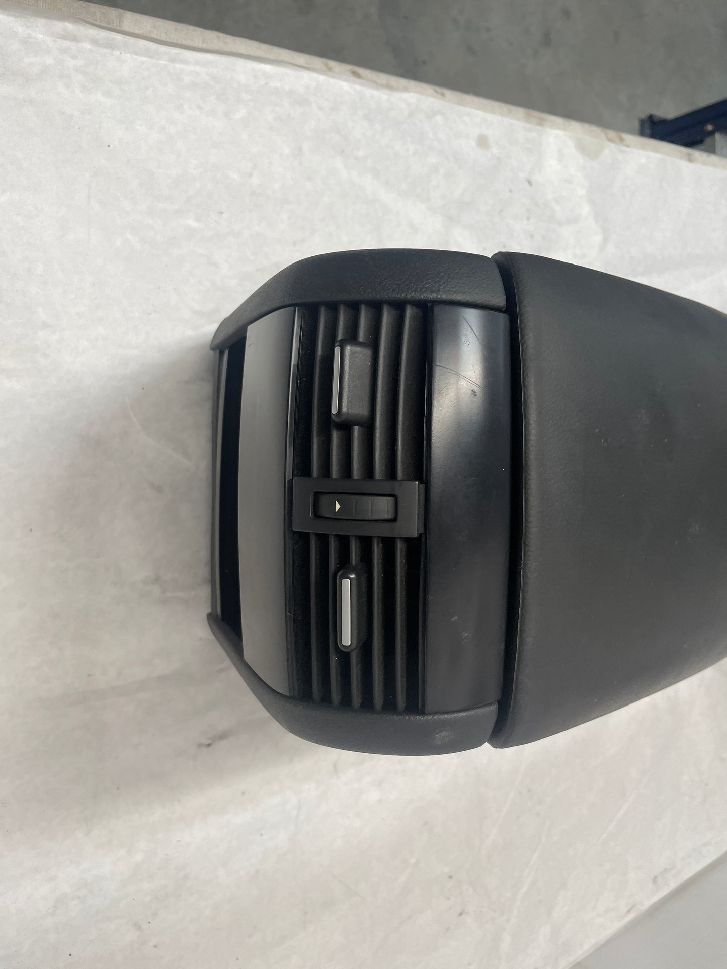 2008 Pontiac G8 Center Console Armrest w/ Shifter OEM - Day's Parts Yard