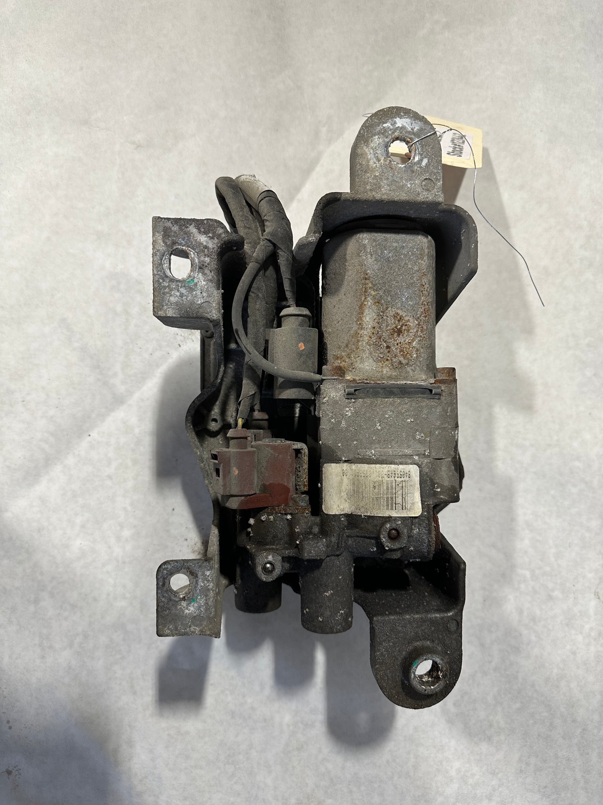 2017 Cadillac ATS-V Coupe Rear Differential Actuator Pump Lock Module OEM - Day's Parts Yard