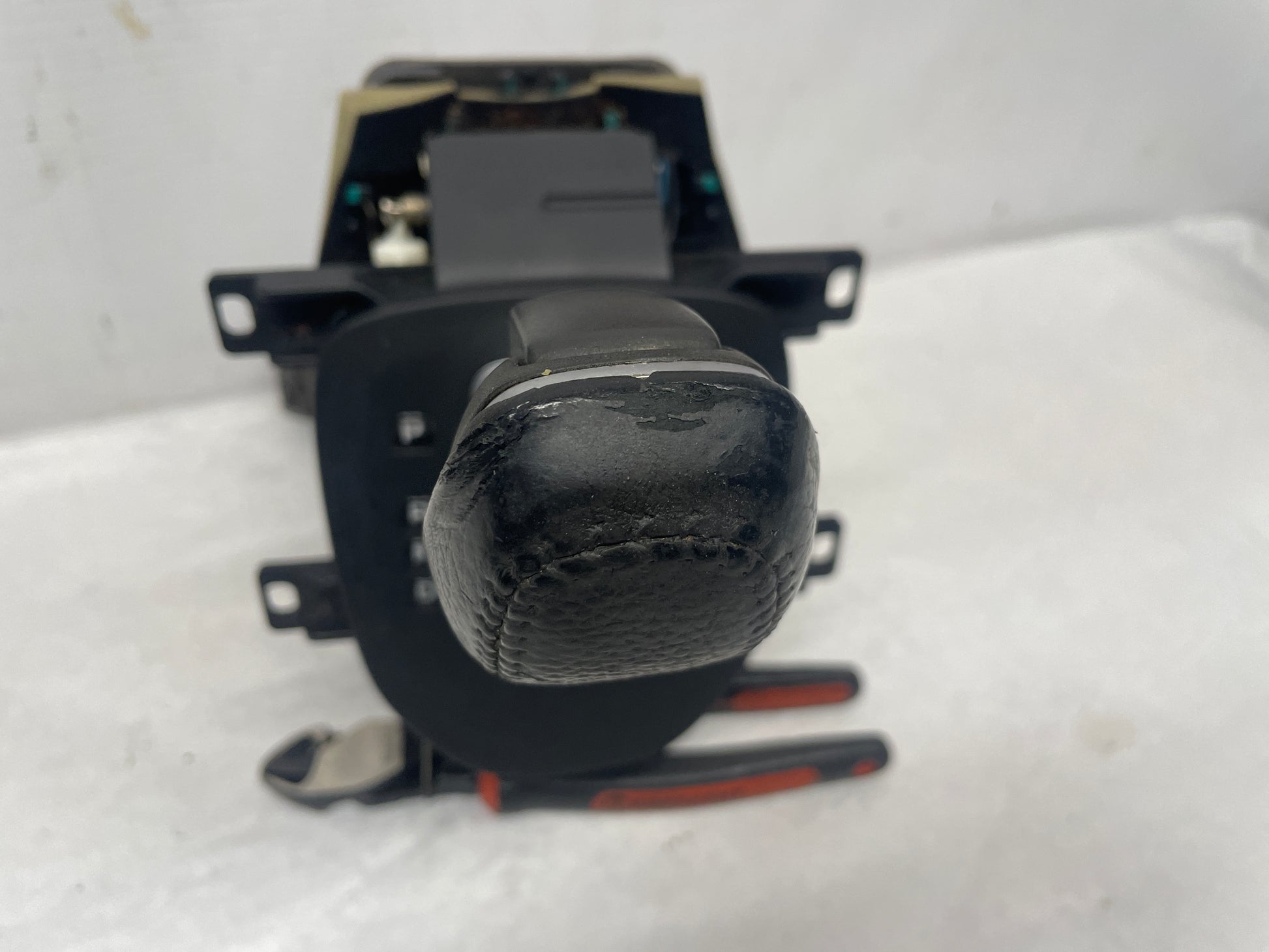 2008 Pontiac G8 Center Console Armrest w/ Shifter OEM - Day's Parts Yard