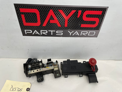 2018 Cadillac CTS-V Battery Power Distribution Block Fuse OEM - Day's Parts Yard