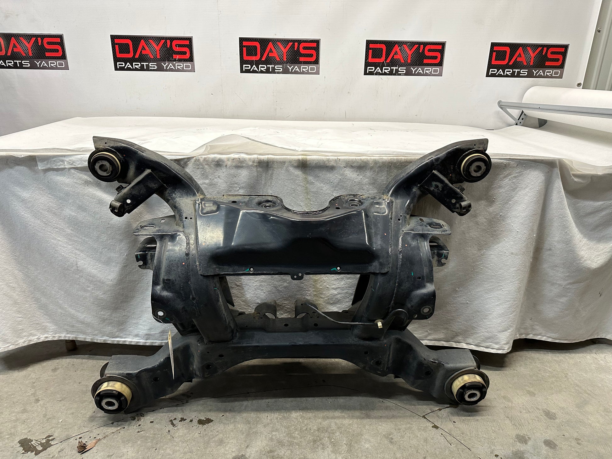 2010 Chevy Camaro SS Rear Suspension Cradle Sub Frame K Member Support OEM - Day's Parts Yard