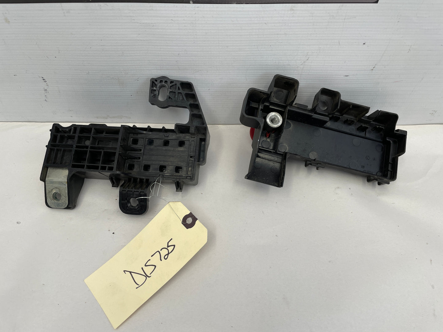 2018 Cadillac CTS-V Battery Power Distribution Block Fuse OEM - Day's Parts Yard