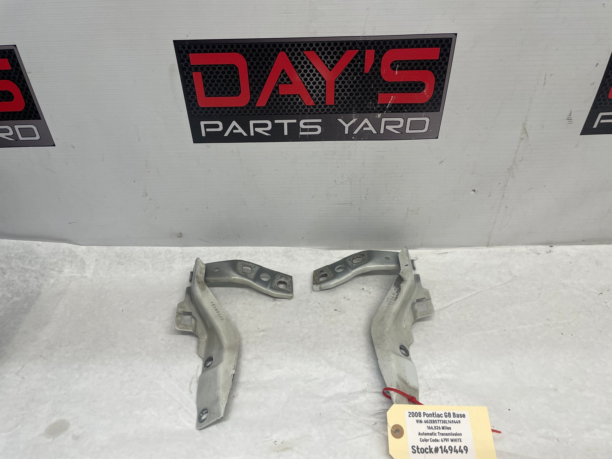 2008 Pontiac G8 Base RH & LH Hood Hinges w/ Mounting Bracket OEM - Day's Parts Yard