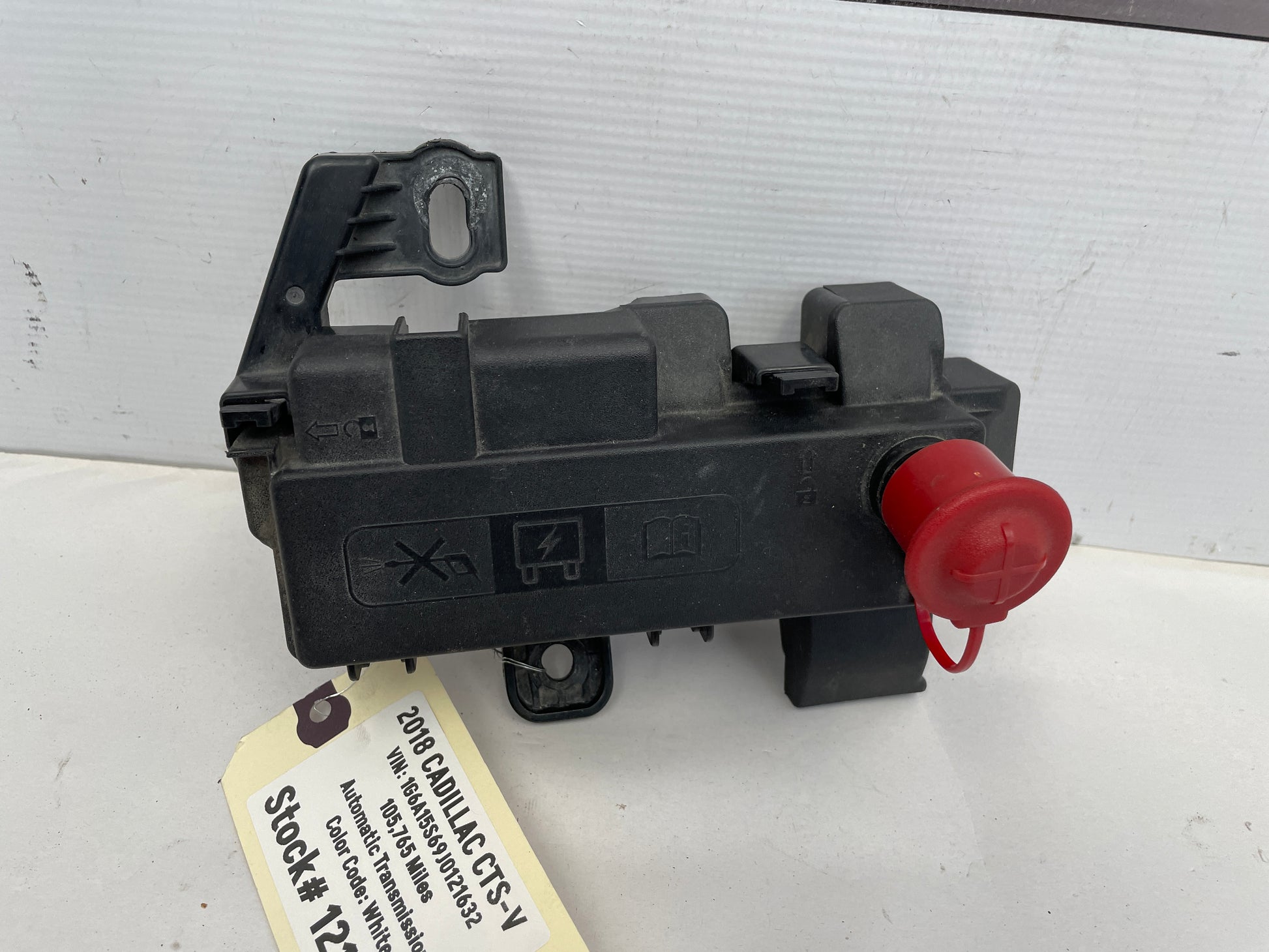 2018 Cadillac CTS-V Battery Power Distribution Block Fuse OEM - Day's Parts Yard