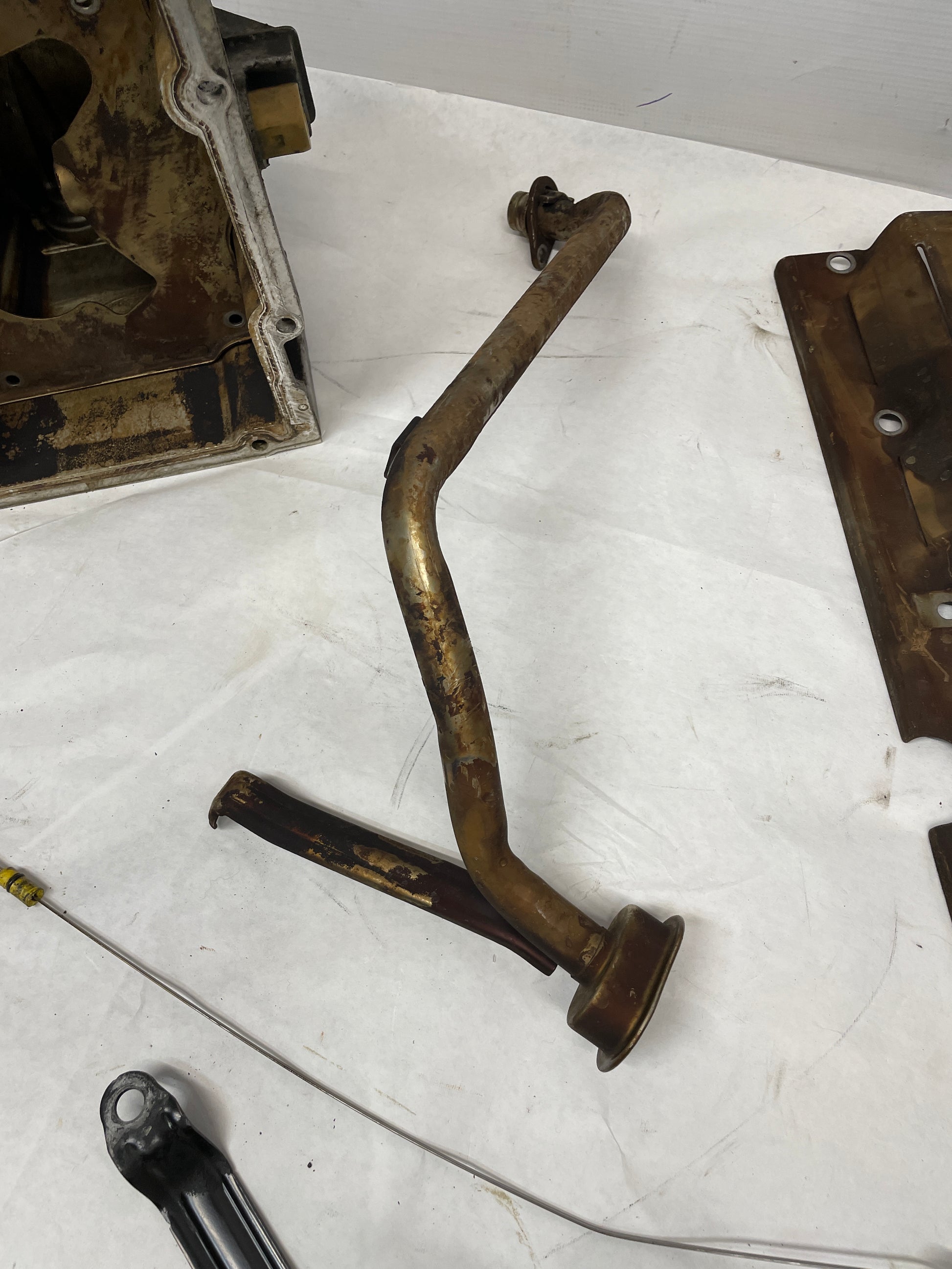 2005 Chevy Silverado K1500 Complete Oil Pan Assembly Kit OEM - Day's Parts Yard