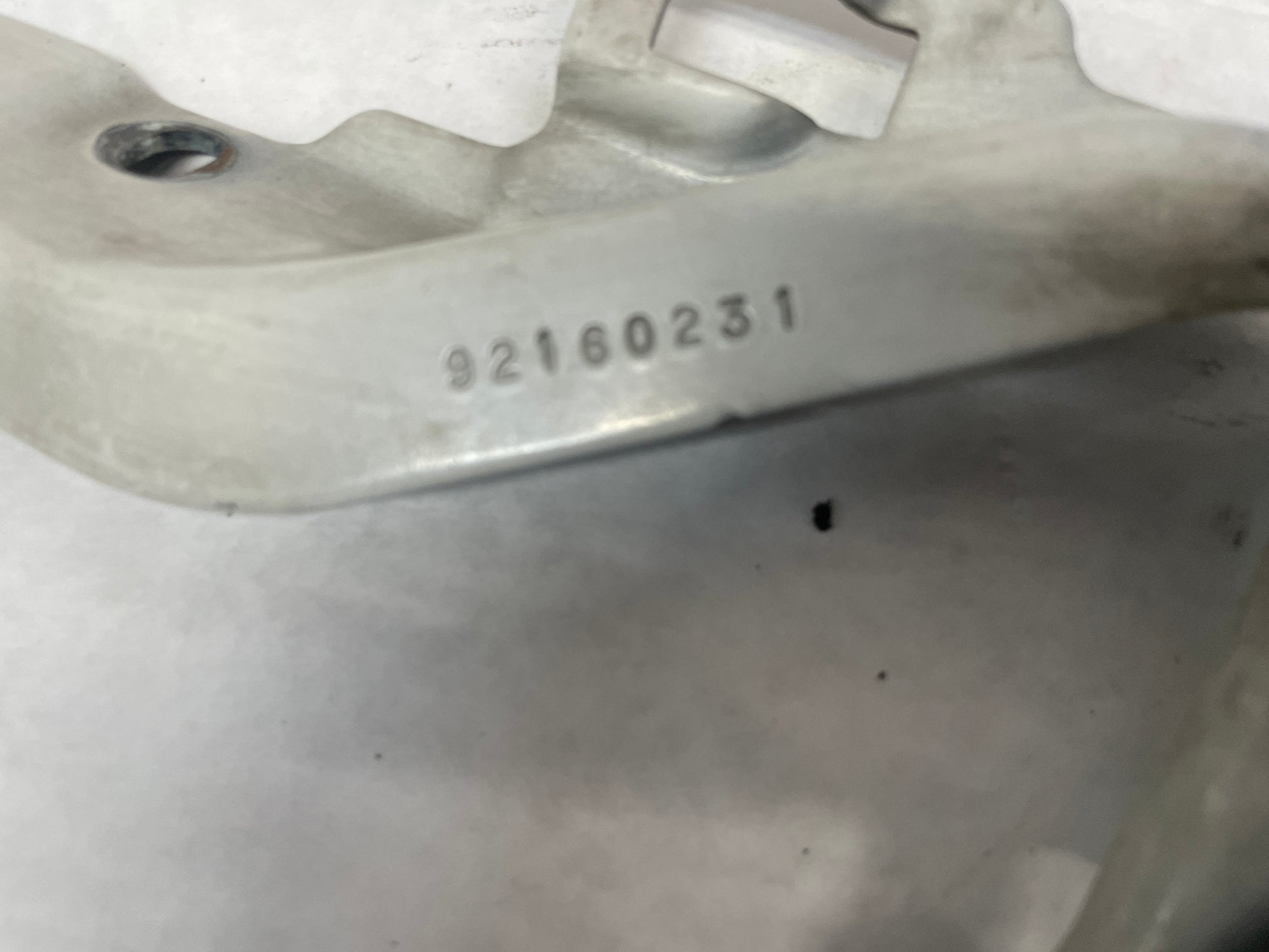 2008 Pontiac G8 Base RH & LH Hood Hinges w/ Mounting Bracket OEM - Day's Parts Yard