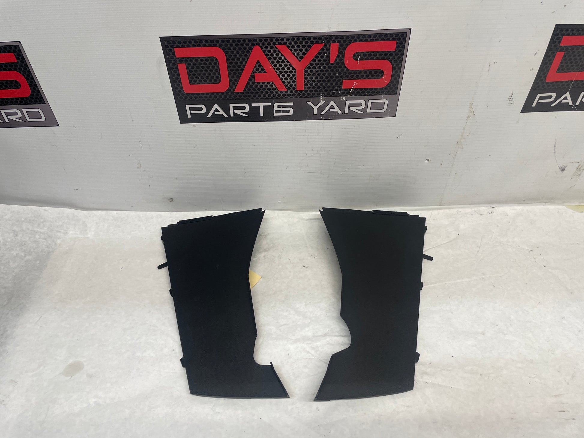 2008 Pontiac G8 Base RH & LH Dash Center Console Trim Set OEM - Day's Parts Yard